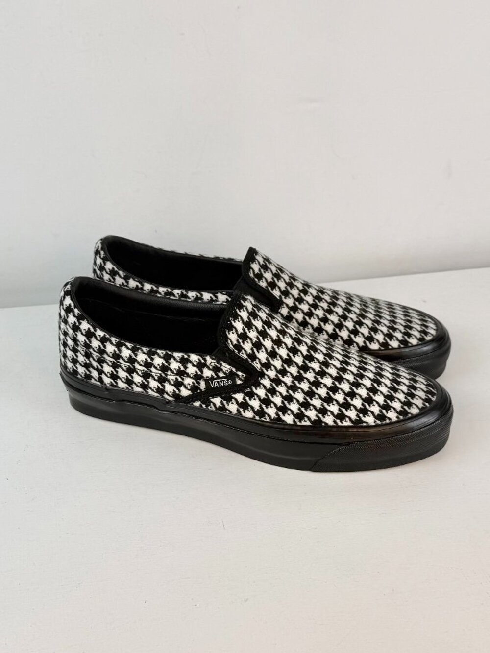 M4 W5.5-VANS LX Classic Slip-On 98 Skate Sneaker Houndstooth Black/White-507452